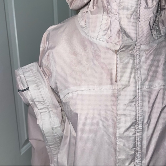 Patagonia Water Proof Jacket - Picture 5 of 16